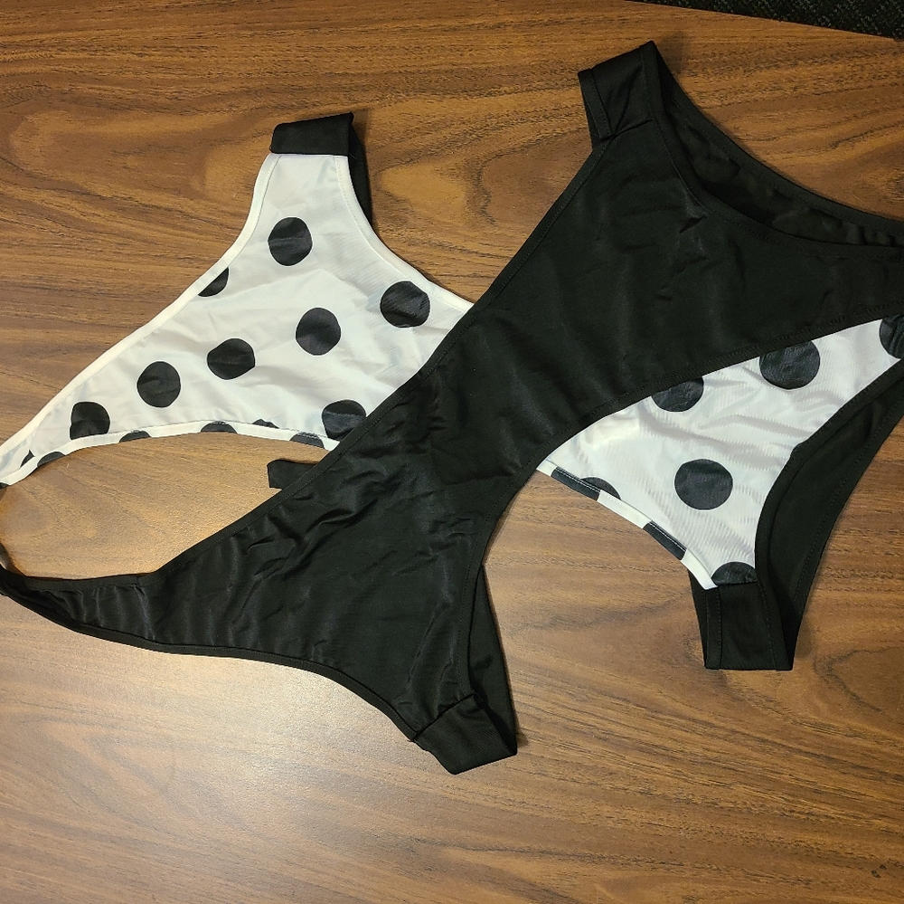One piece swimsuit NWOT Size M